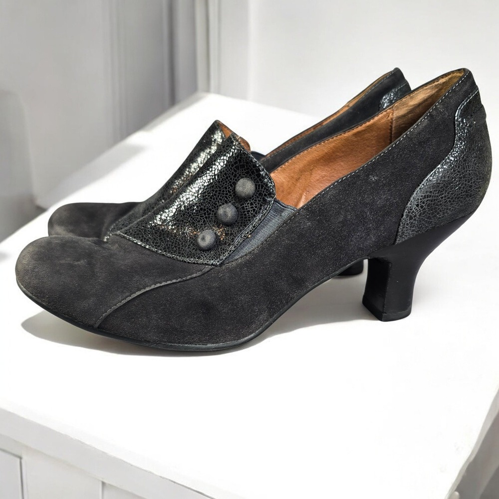Comfortable by Blondo Heeled Shoes Women 10M Dark Gray Suede & Embossed Leather